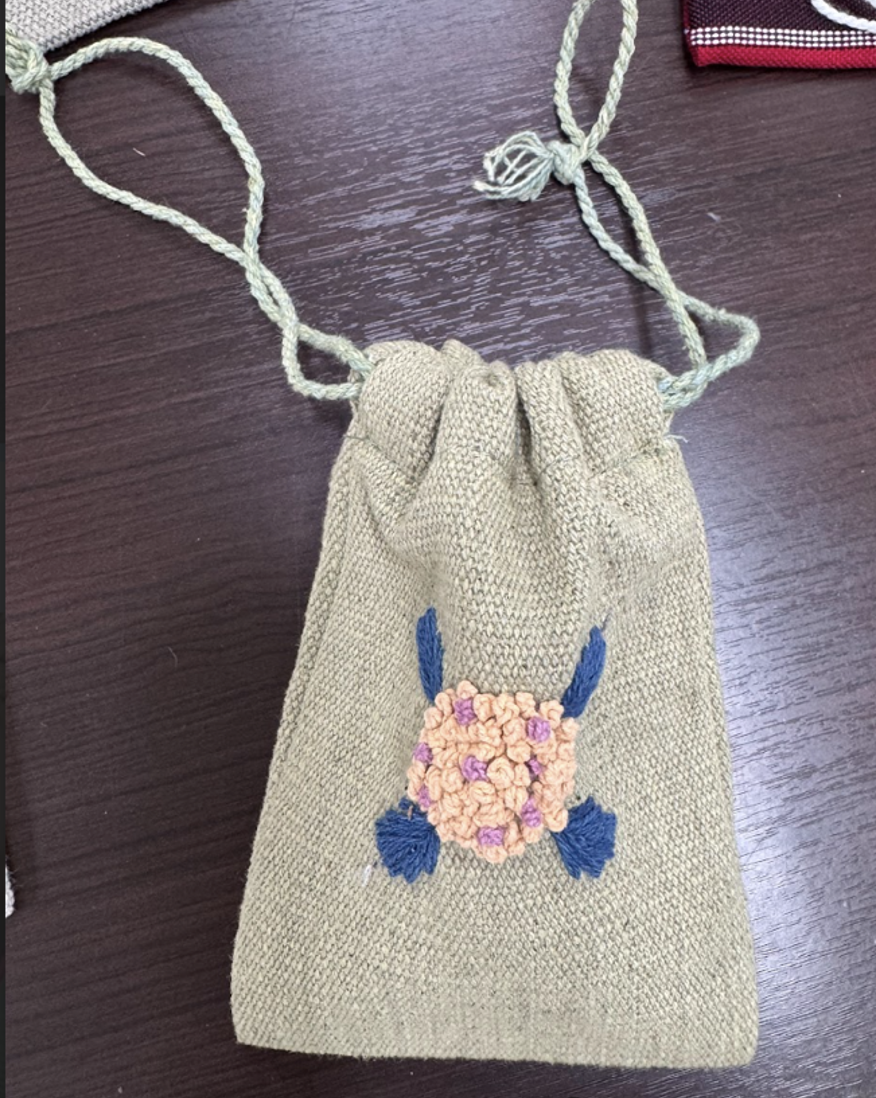 ถุงดับกลิ่นจากผ้าทอกะเหรี่ยง