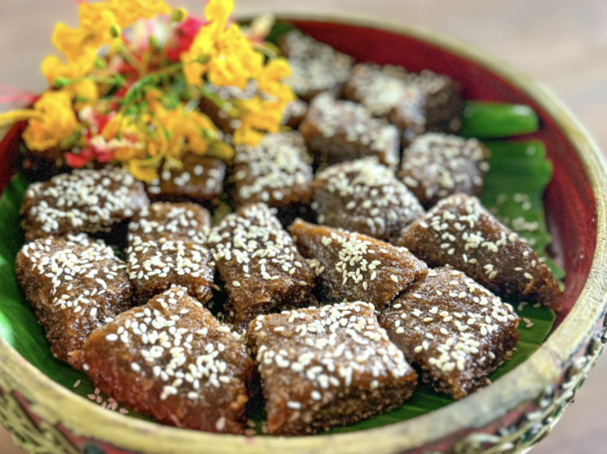 แกงกล้วย ขนมปาด แอ๊บบอน ไส้อั่ว แกงกะด้าง น้ำสมุนไพร